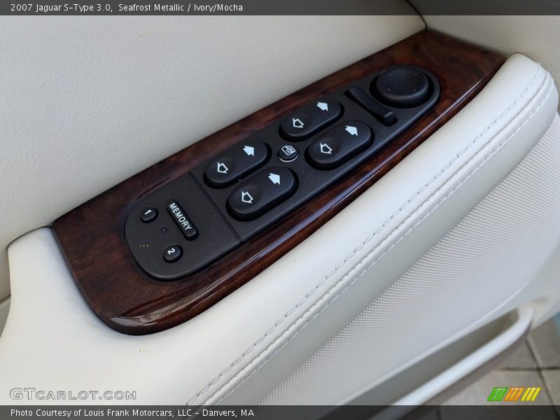 Seafrost Metallic / Ivory/Mocha 2007 Jaguar S-Type 3.0