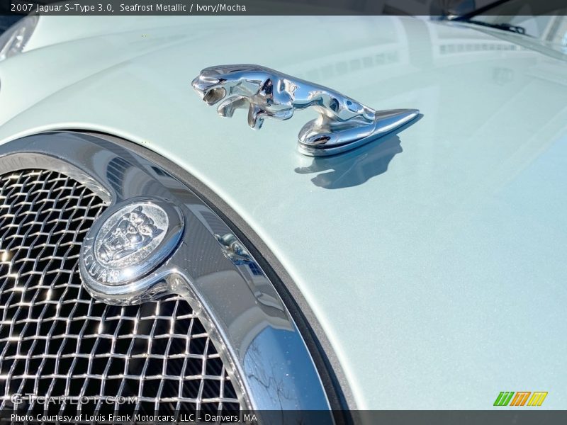 Seafrost Metallic / Ivory/Mocha 2007 Jaguar S-Type 3.0