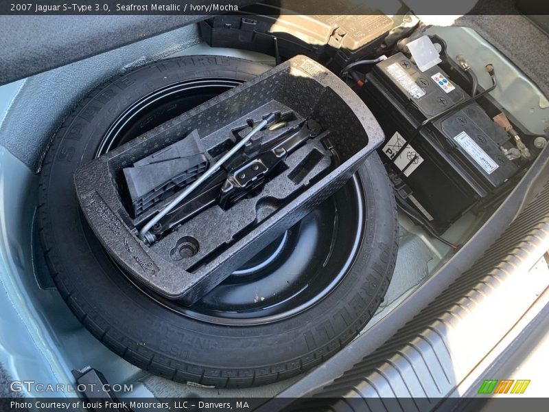 Seafrost Metallic / Ivory/Mocha 2007 Jaguar S-Type 3.0