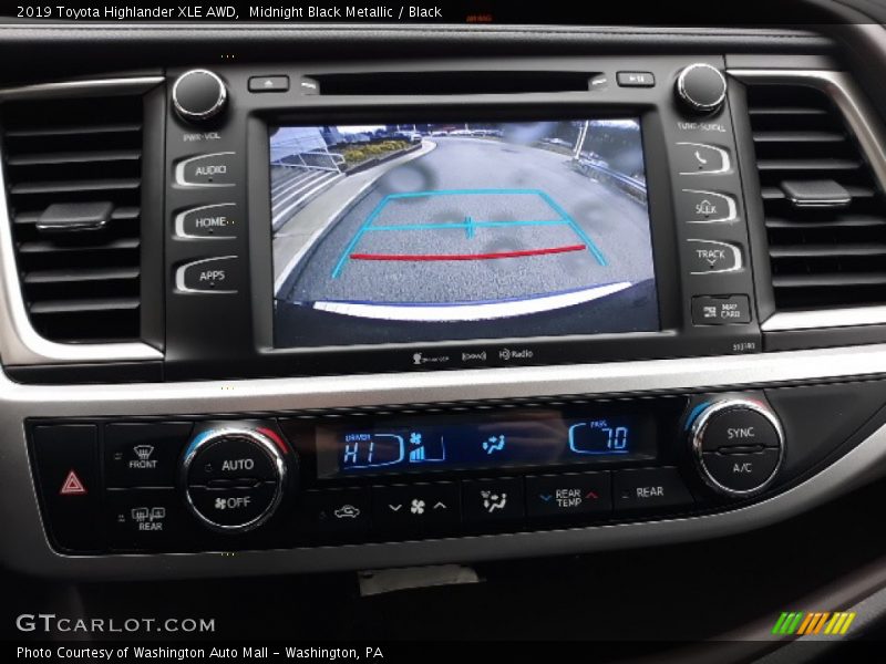 Midnight Black Metallic / Black 2019 Toyota Highlander XLE AWD