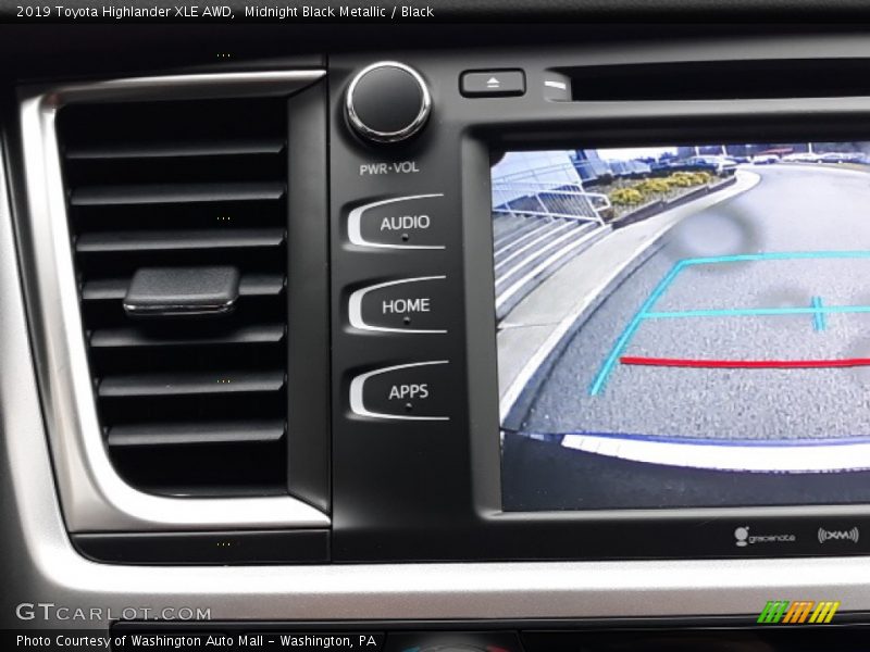 Midnight Black Metallic / Black 2019 Toyota Highlander XLE AWD