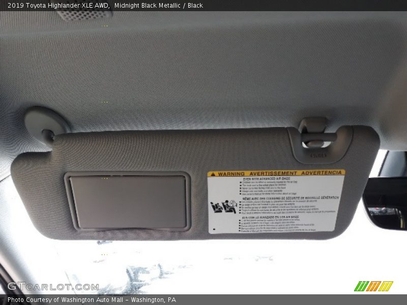 Midnight Black Metallic / Black 2019 Toyota Highlander XLE AWD