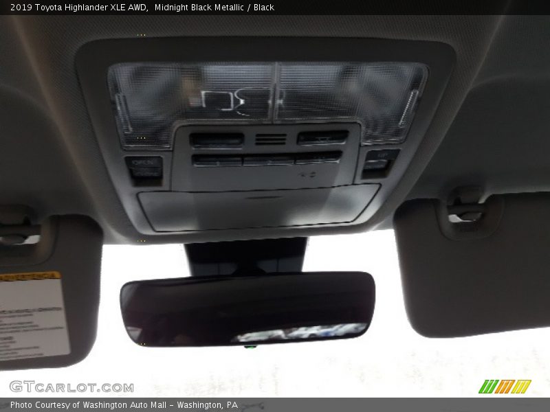 Midnight Black Metallic / Black 2019 Toyota Highlander XLE AWD