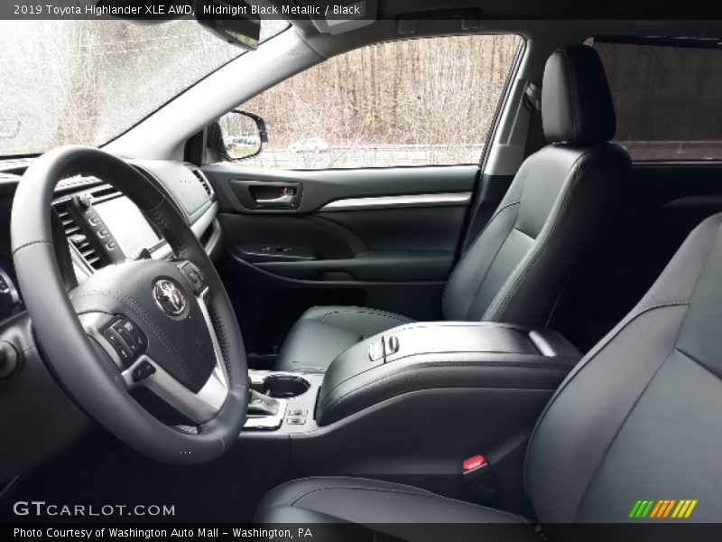 Midnight Black Metallic / Black 2019 Toyota Highlander XLE AWD