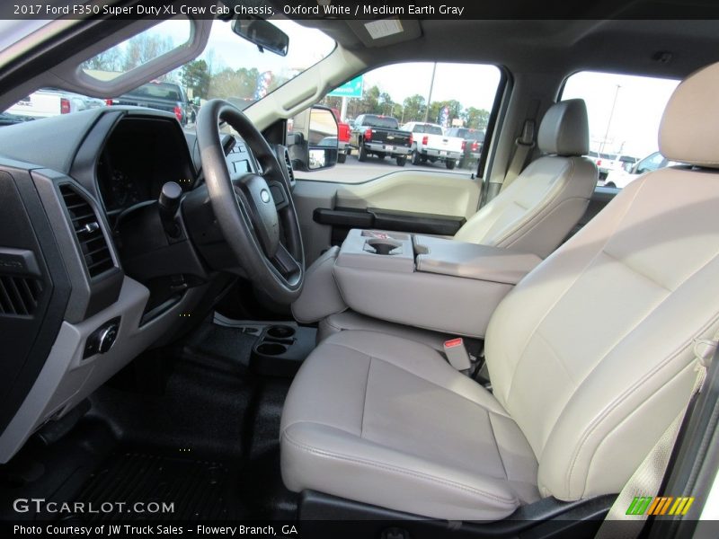 Oxford White / Medium Earth Gray 2017 Ford F350 Super Duty XL Crew Cab Chassis