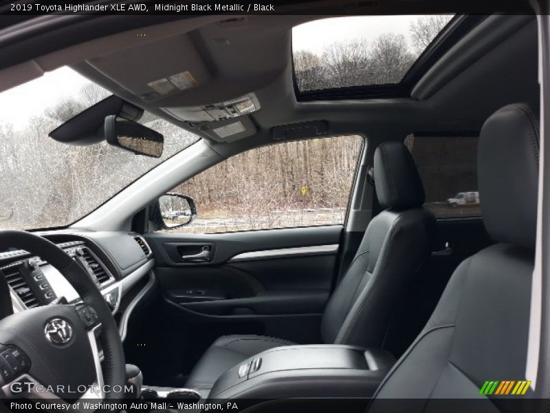 Midnight Black Metallic / Black 2019 Toyota Highlander XLE AWD