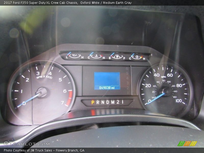 Oxford White / Medium Earth Gray 2017 Ford F350 Super Duty XL Crew Cab Chassis