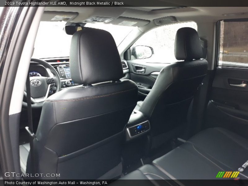 Midnight Black Metallic / Black 2019 Toyota Highlander XLE AWD
