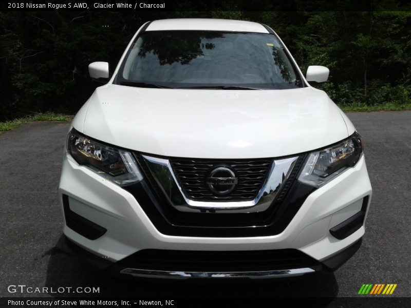 Glacier White / Charcoal 2018 Nissan Rogue S AWD