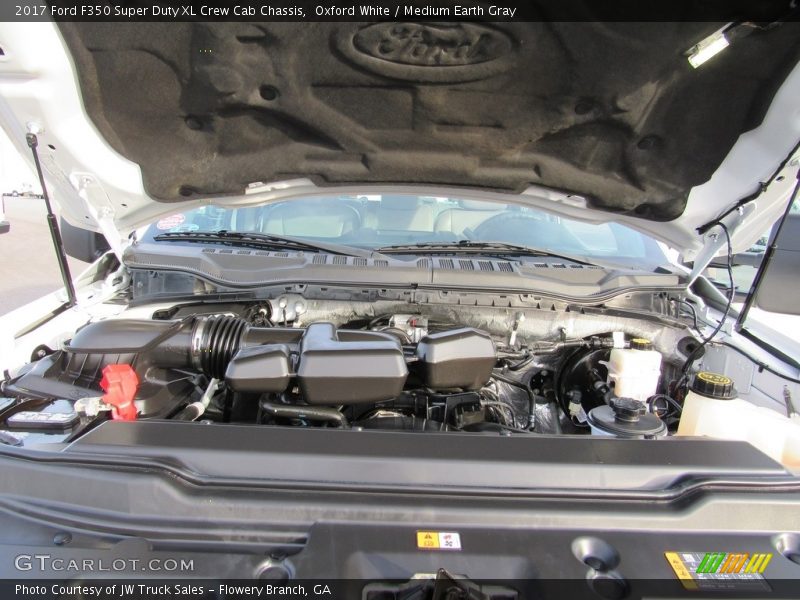 Oxford White / Medium Earth Gray 2017 Ford F350 Super Duty XL Crew Cab Chassis