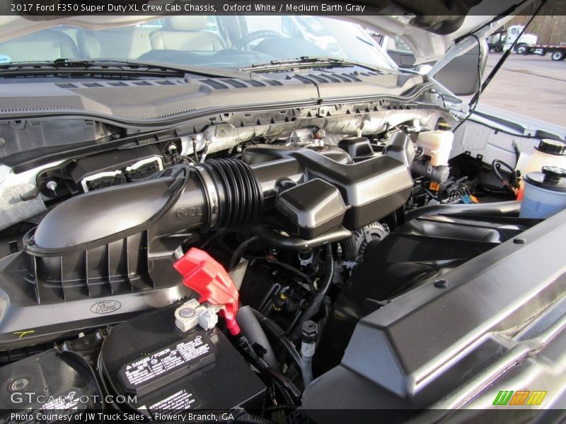 Oxford White / Medium Earth Gray 2017 Ford F350 Super Duty XL Crew Cab Chassis