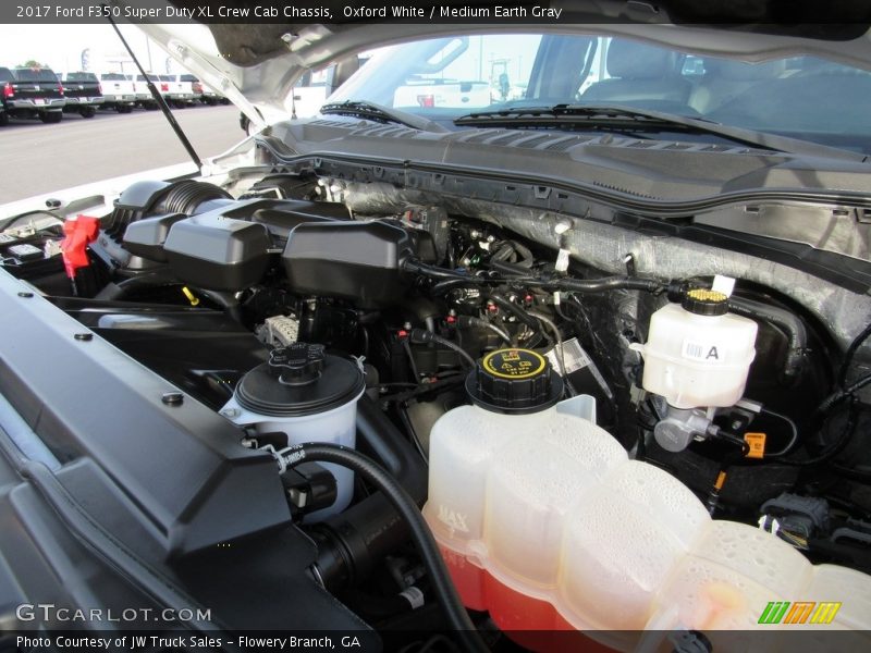 Oxford White / Medium Earth Gray 2017 Ford F350 Super Duty XL Crew Cab Chassis