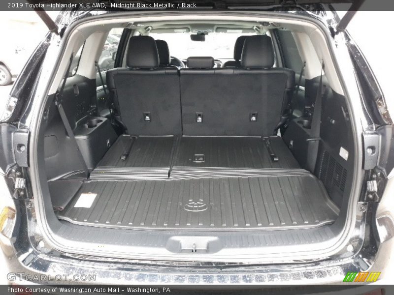 Midnight Black Metallic / Black 2019 Toyota Highlander XLE AWD