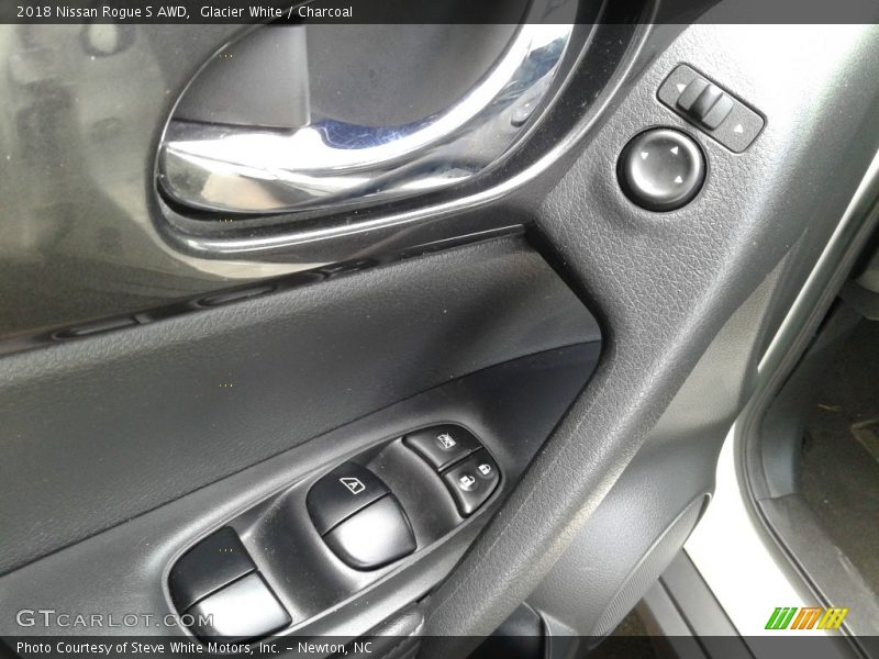 Glacier White / Charcoal 2018 Nissan Rogue S AWD