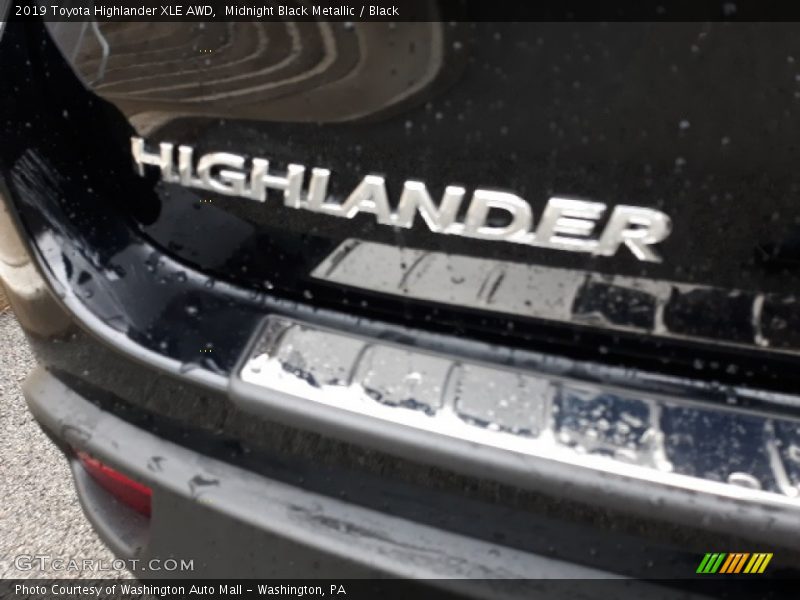 Midnight Black Metallic / Black 2019 Toyota Highlander XLE AWD