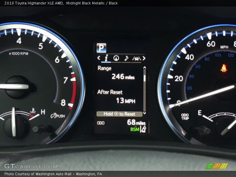 Midnight Black Metallic / Black 2019 Toyota Highlander XLE AWD