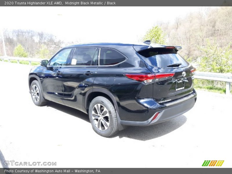 Midnight Black Metallic / Black 2020 Toyota Highlander XLE AWD