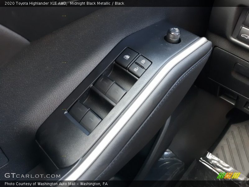 Midnight Black Metallic / Black 2020 Toyota Highlander XLE AWD