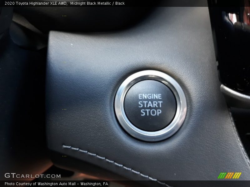 Midnight Black Metallic / Black 2020 Toyota Highlander XLE AWD