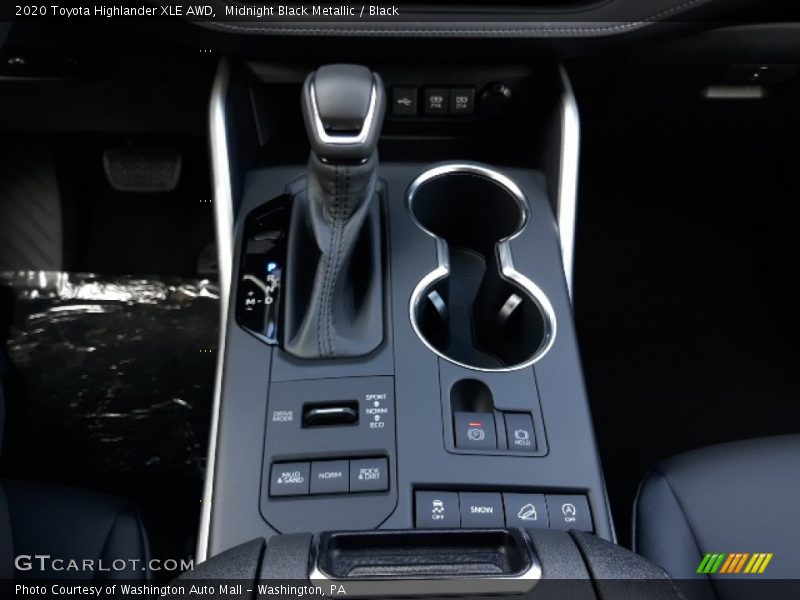 Midnight Black Metallic / Black 2020 Toyota Highlander XLE AWD