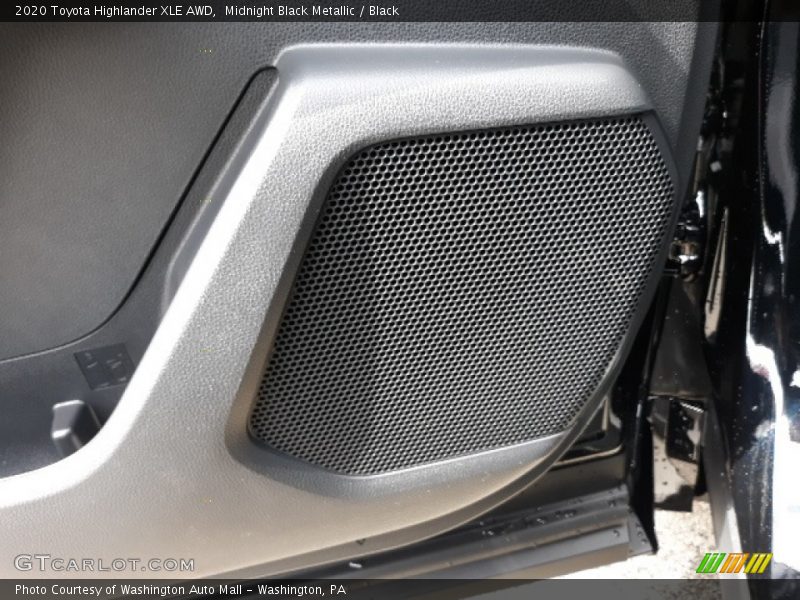 Midnight Black Metallic / Black 2020 Toyota Highlander XLE AWD