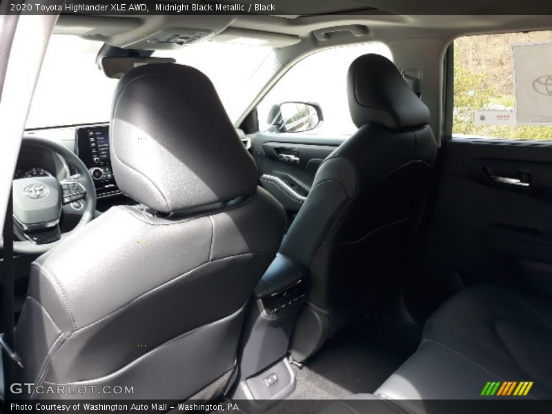 Midnight Black Metallic / Black 2020 Toyota Highlander XLE AWD