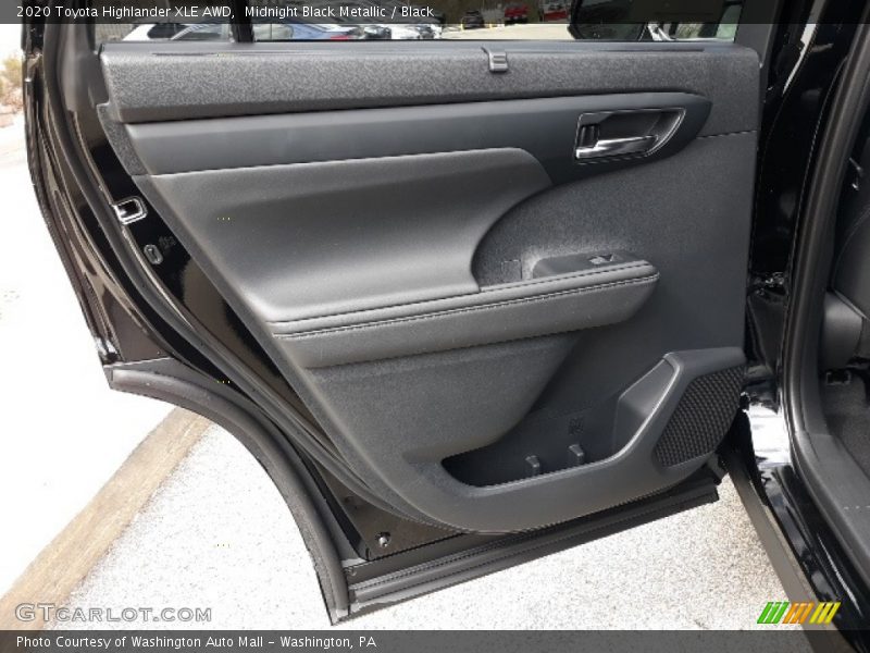 Midnight Black Metallic / Black 2020 Toyota Highlander XLE AWD