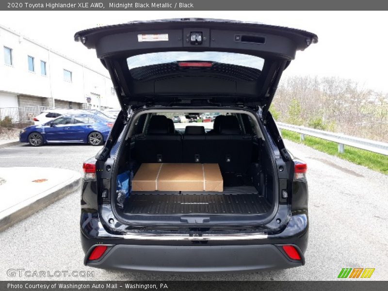 Midnight Black Metallic / Black 2020 Toyota Highlander XLE AWD