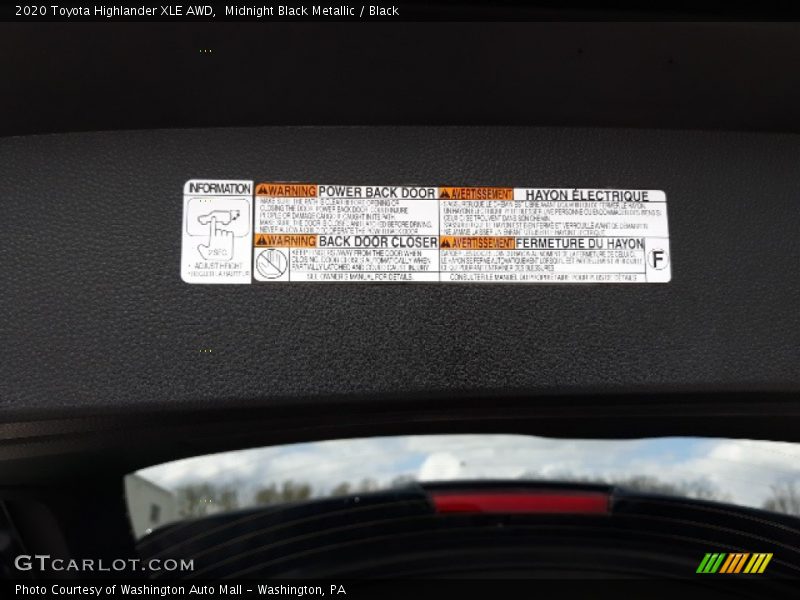 Midnight Black Metallic / Black 2020 Toyota Highlander XLE AWD