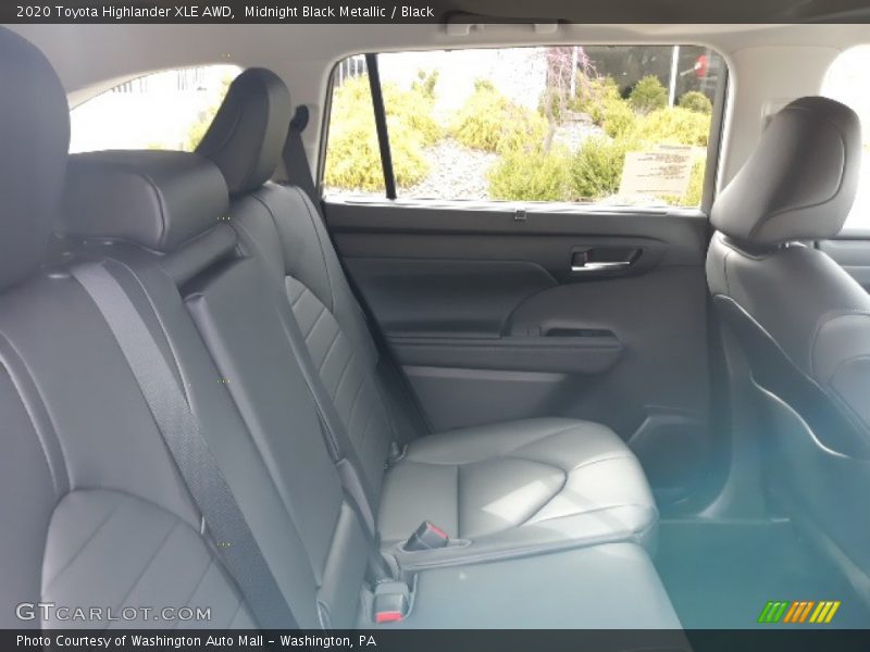 Midnight Black Metallic / Black 2020 Toyota Highlander XLE AWD