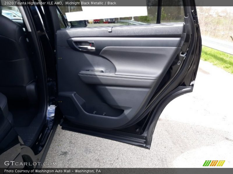 Midnight Black Metallic / Black 2020 Toyota Highlander XLE AWD