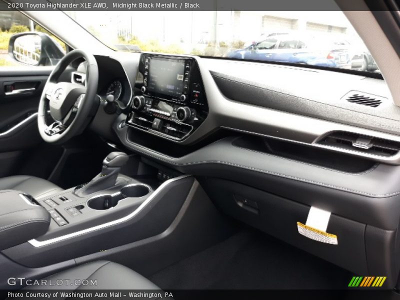 Midnight Black Metallic / Black 2020 Toyota Highlander XLE AWD