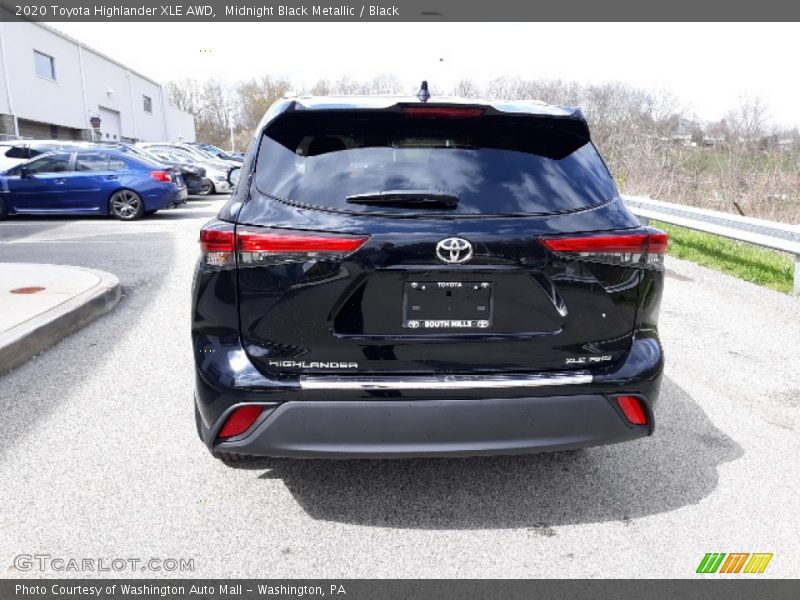 Midnight Black Metallic / Black 2020 Toyota Highlander XLE AWD