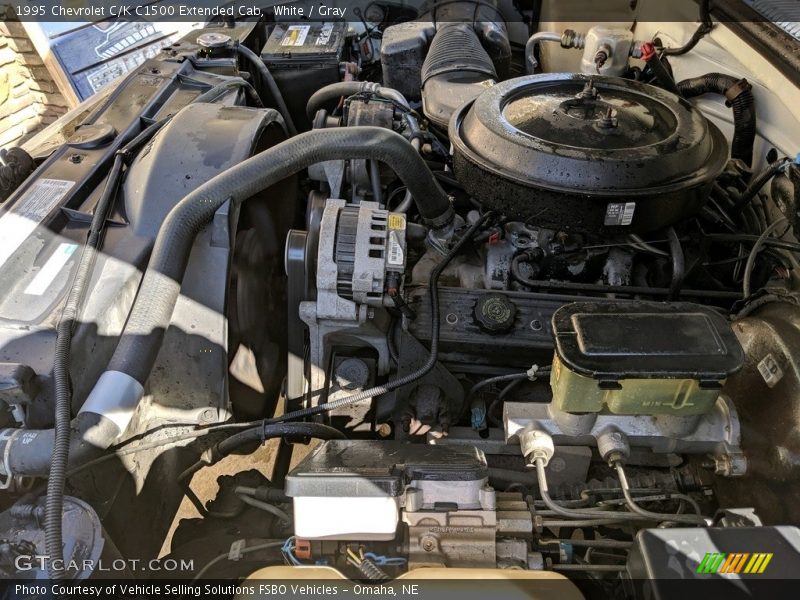  1995 C/K C1500 Extended Cab Engine - 5.7 Liter OHV 16-Valve V8