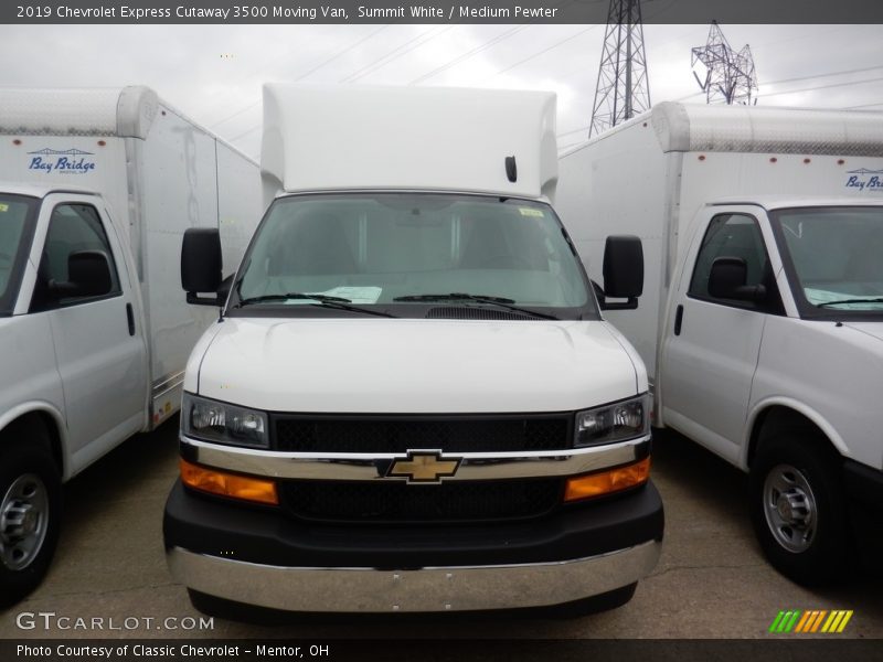 Summit White / Medium Pewter 2019 Chevrolet Express Cutaway 3500 Moving Van