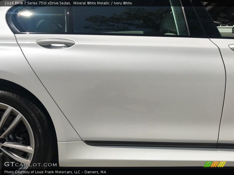 Mineral White Metallic / Ivory White 2016 BMW 7 Series 750i xDrive Sedan
