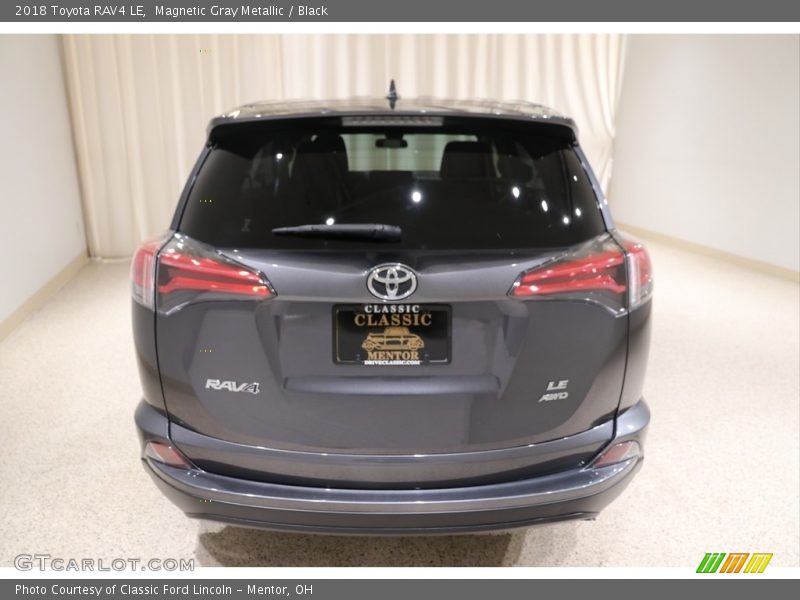 Magnetic Gray Metallic / Black 2018 Toyota RAV4 LE