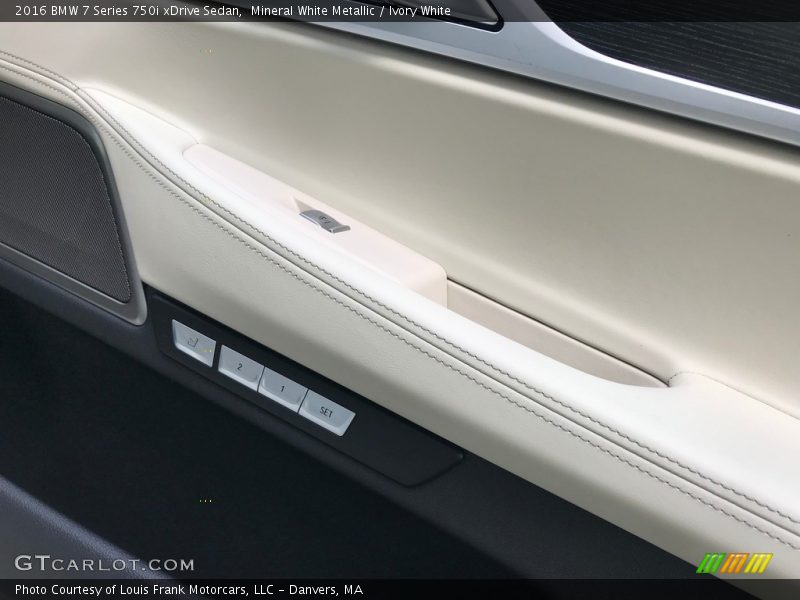 Mineral White Metallic / Ivory White 2016 BMW 7 Series 750i xDrive Sedan
