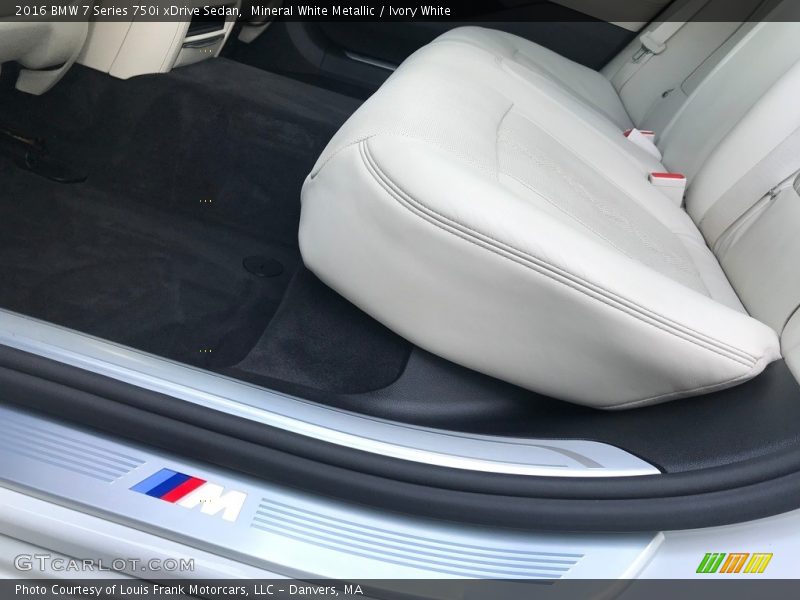 Mineral White Metallic / Ivory White 2016 BMW 7 Series 750i xDrive Sedan