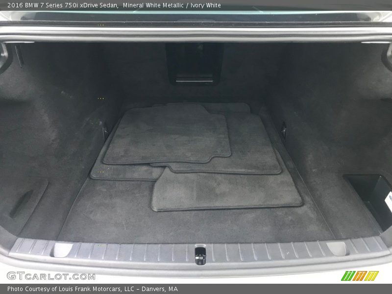 Mineral White Metallic / Ivory White 2016 BMW 7 Series 750i xDrive Sedan
