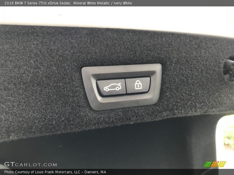 Mineral White Metallic / Ivory White 2016 BMW 7 Series 750i xDrive Sedan