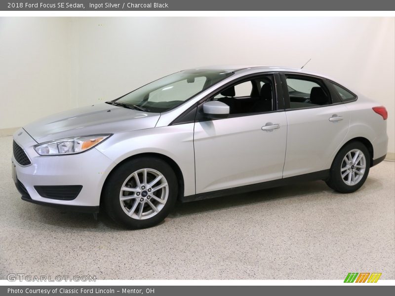 Ingot Silver / Charcoal Black 2018 Ford Focus SE Sedan