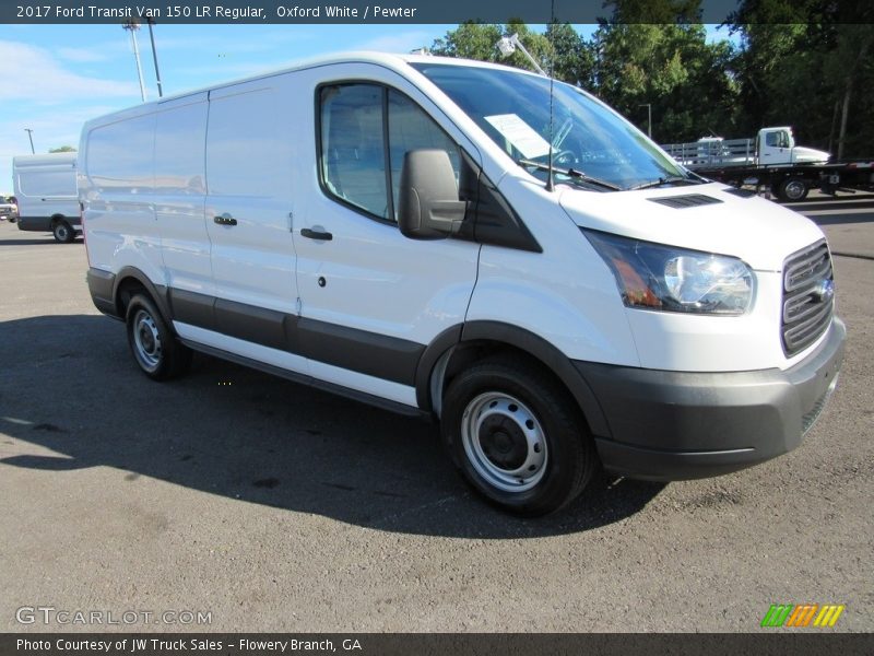 Front 3/4 View of 2017 Transit Van 150 LR Regular