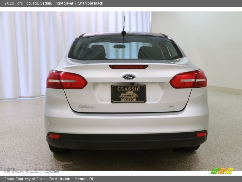 Ingot Silver / Charcoal Black 2018 Ford Focus SE Sedan