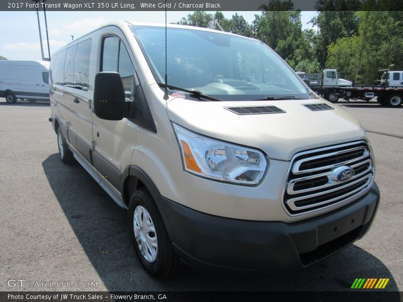 Front 3/4 View of 2017 Transit Wagon XLT 350 LR Long