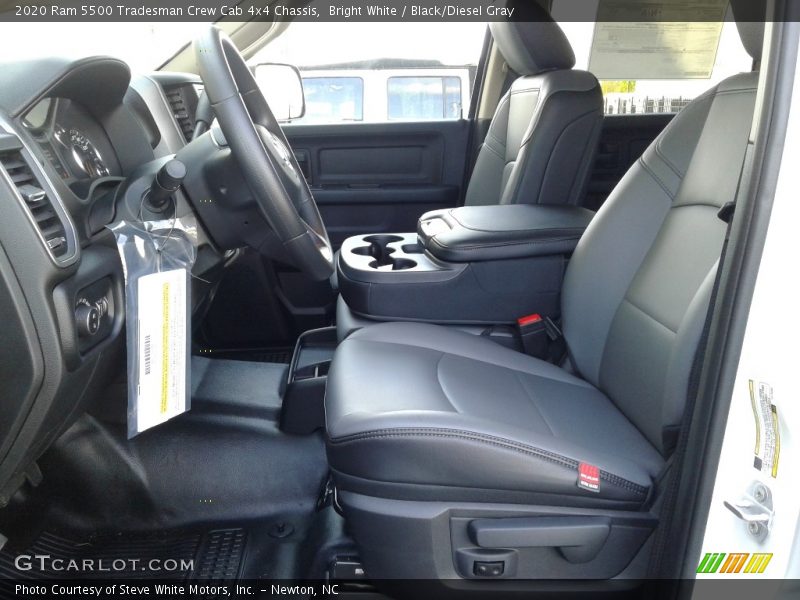  2020 5500 Tradesman Crew Cab 4x4 Chassis Black/Diesel Gray Interior