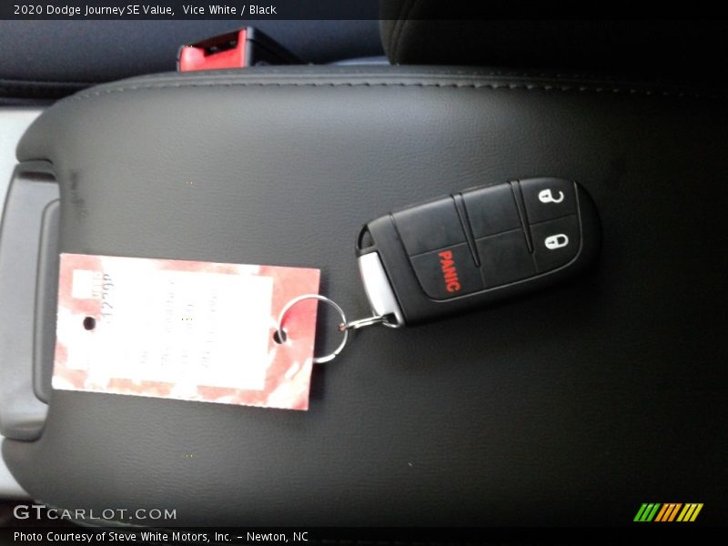 Vice White / Black 2020 Dodge Journey SE Value