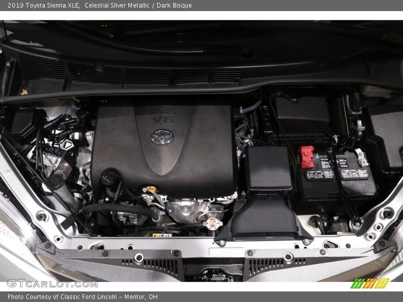Celestial Silver Metallic / Dark Bisque 2019 Toyota Sienna XLE