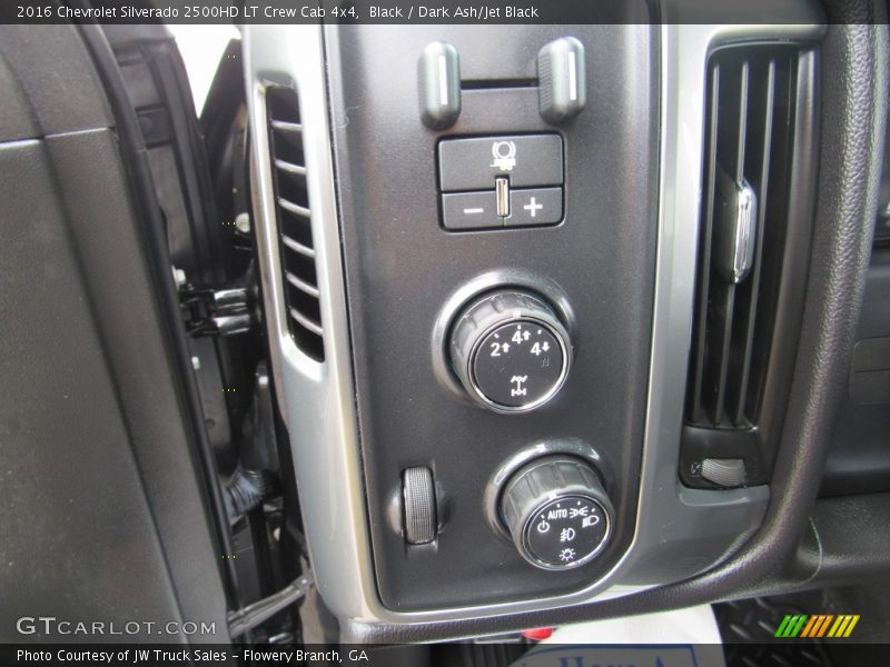 Controls of 2016 Silverado 2500HD LT Crew Cab 4x4