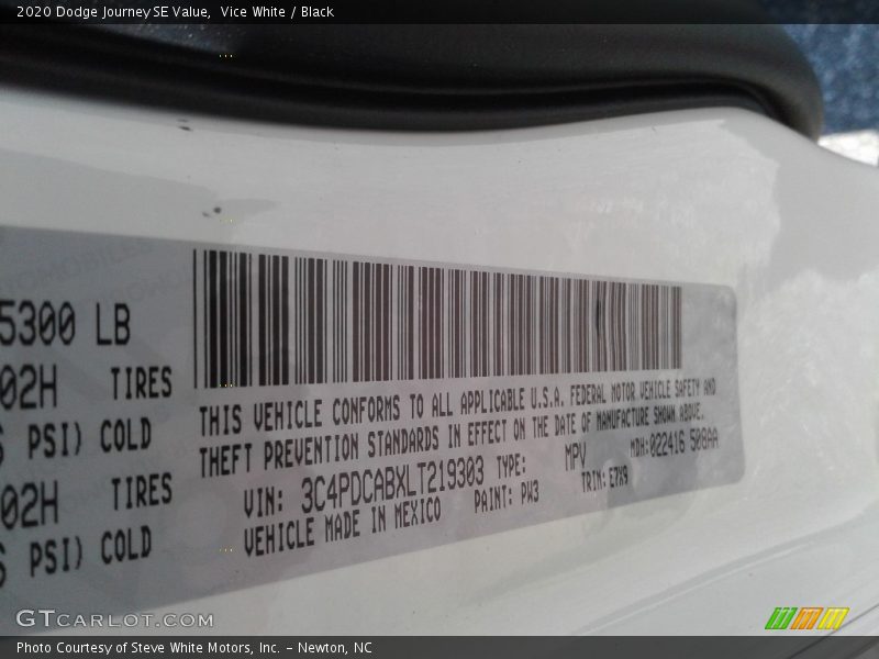 Vice White / Black 2020 Dodge Journey SE Value